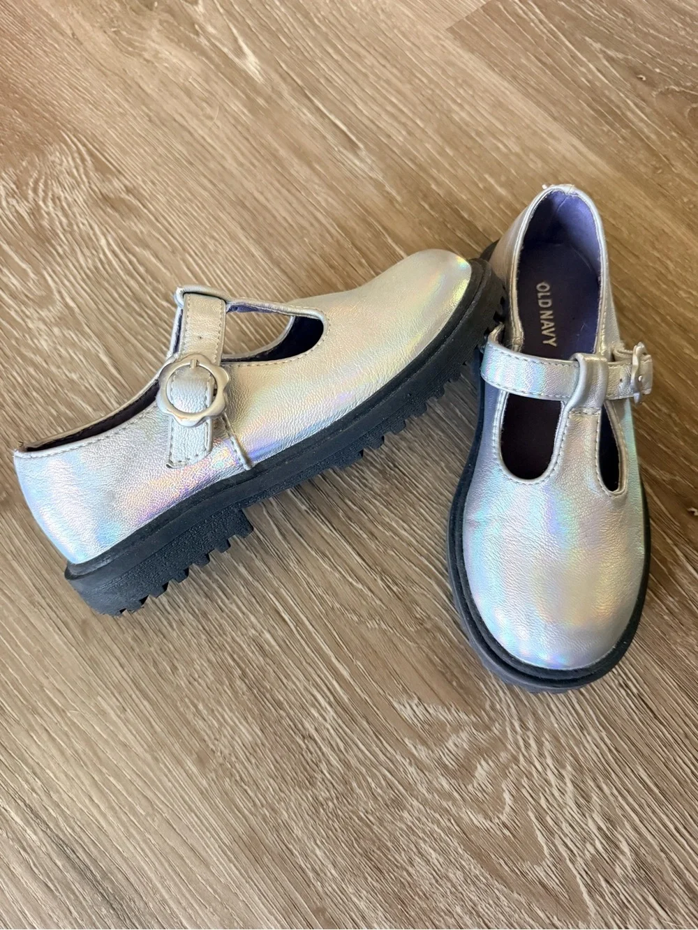 Girl’s Old Navy Silver Metallic chunky Mary Janes